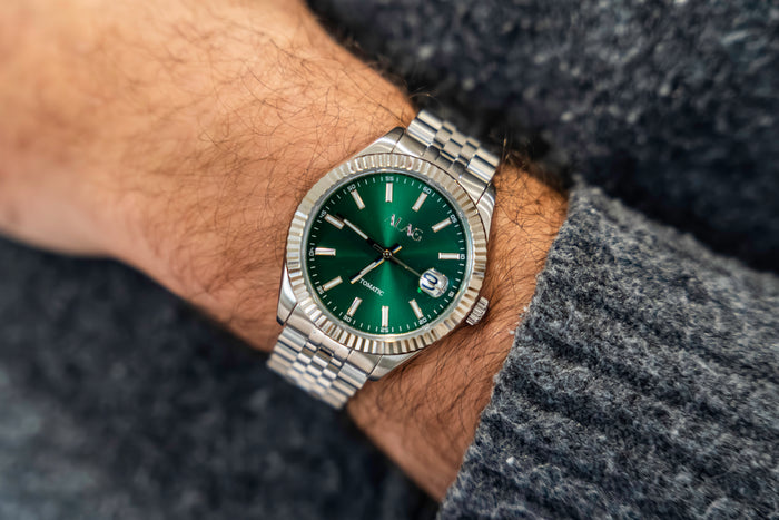 JUST GREEN — porté au poignet